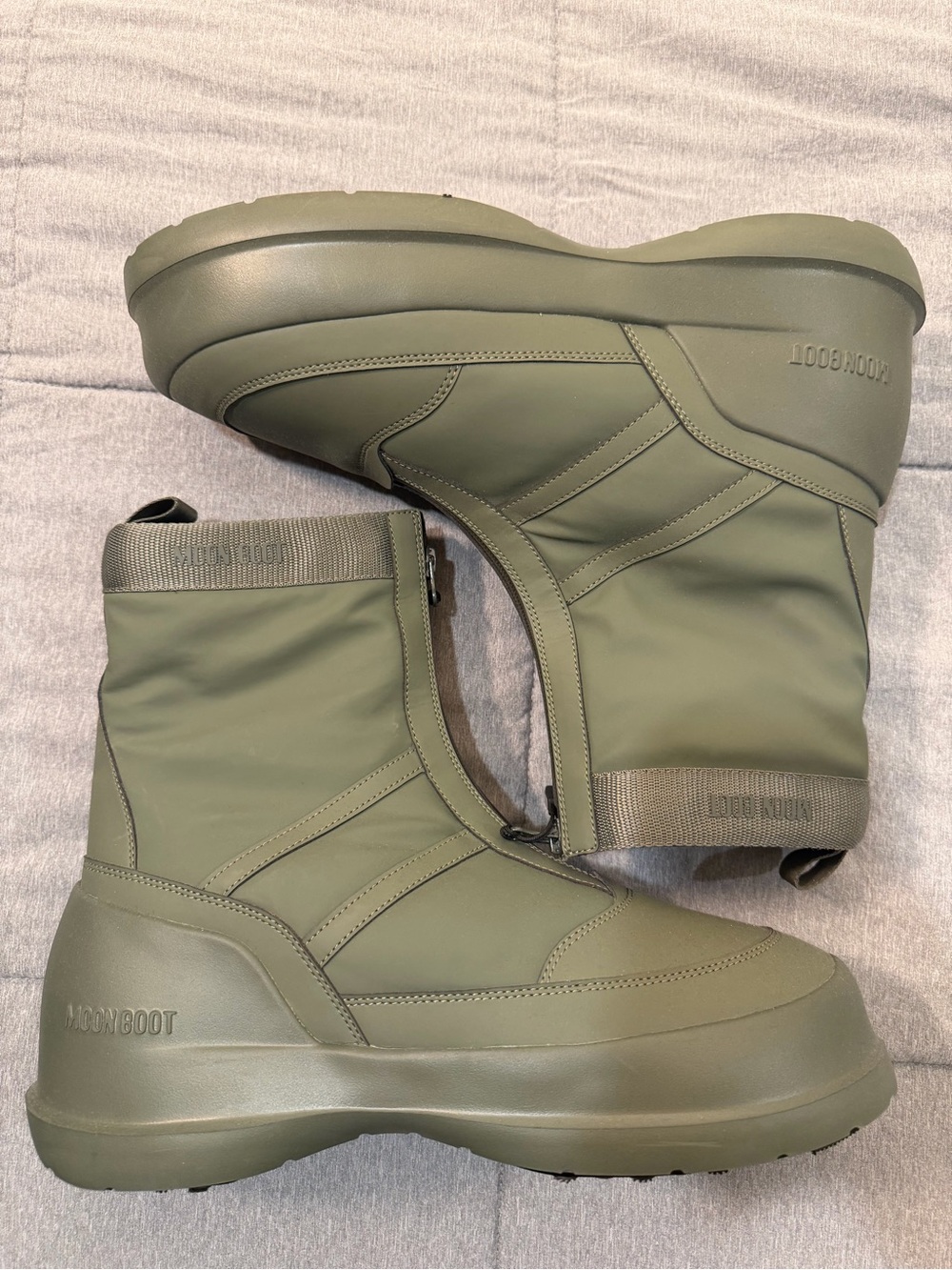 Moon Boot Men’s Ankle Boots in Olive